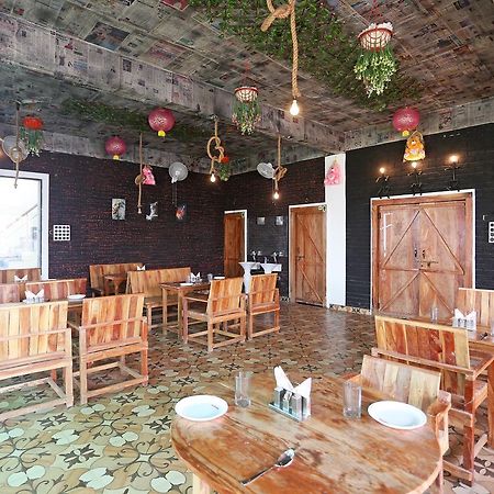 Oyo 10104 Radhika Resort โกตา ภายนอก รูปภาพ