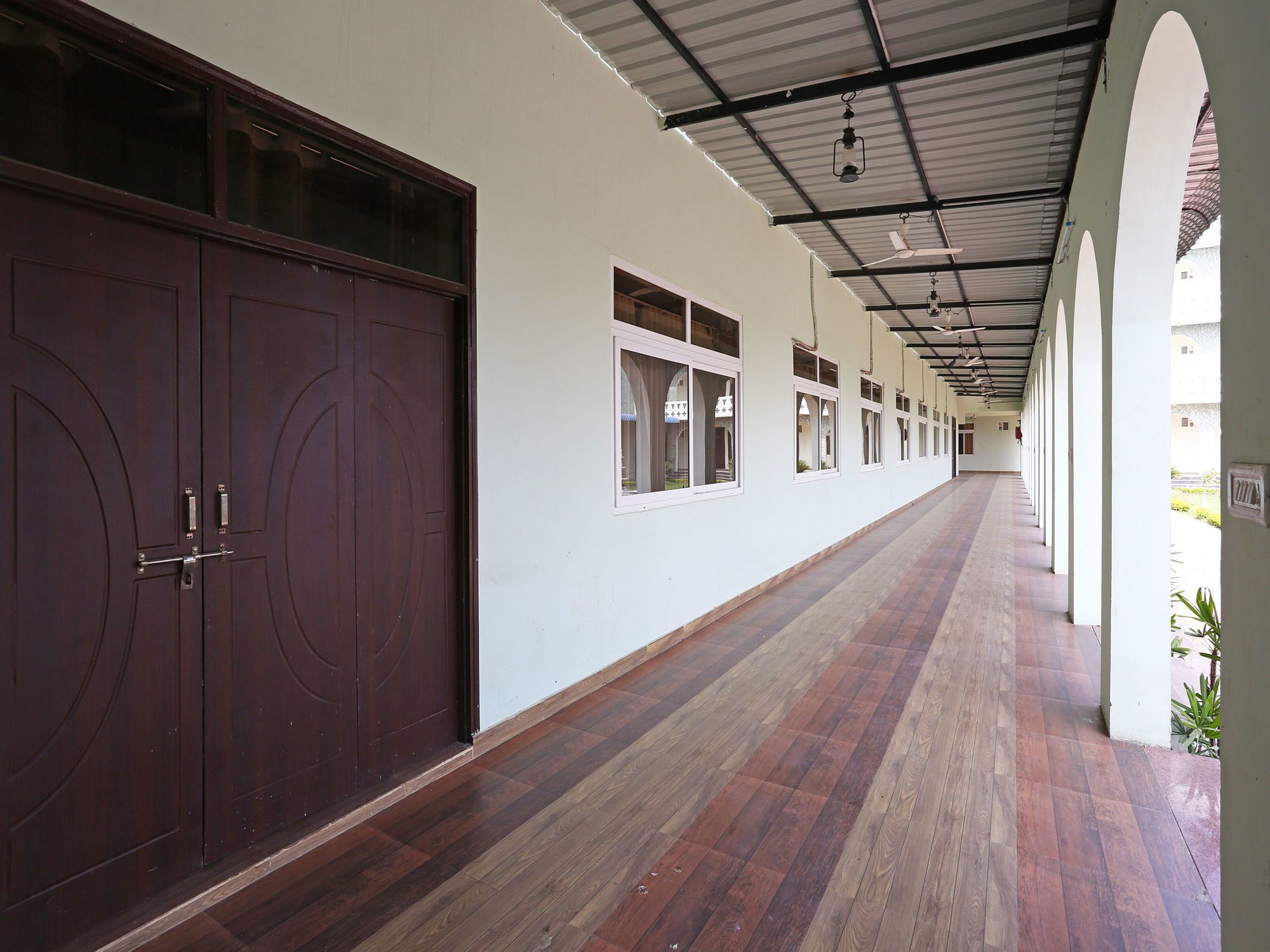 Oyo 10104 Radhika Resort โกตา ภายนอก รูปภาพ