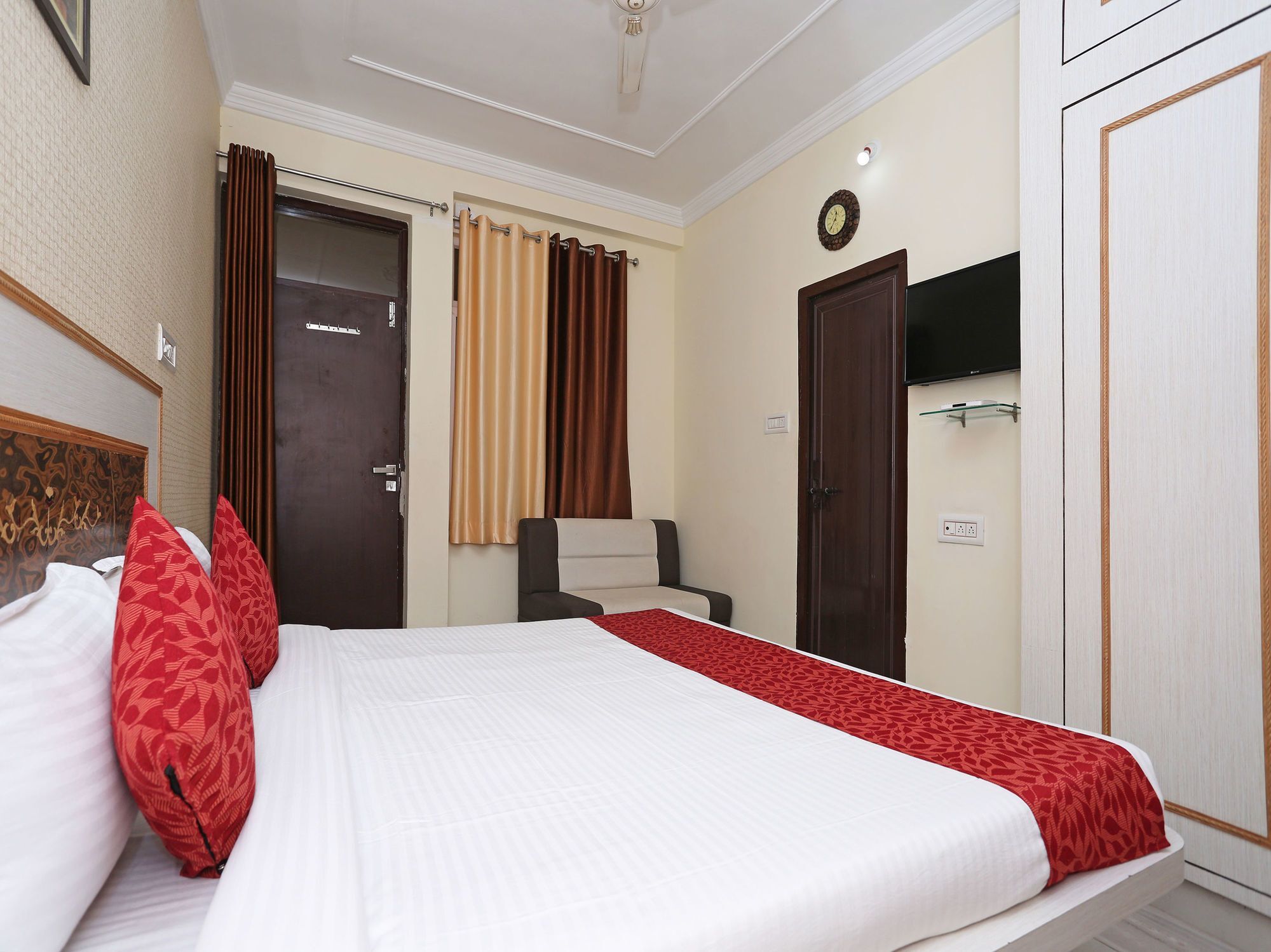 Oyo 10104 Radhika Resort โกตา ภายนอก รูปภาพ