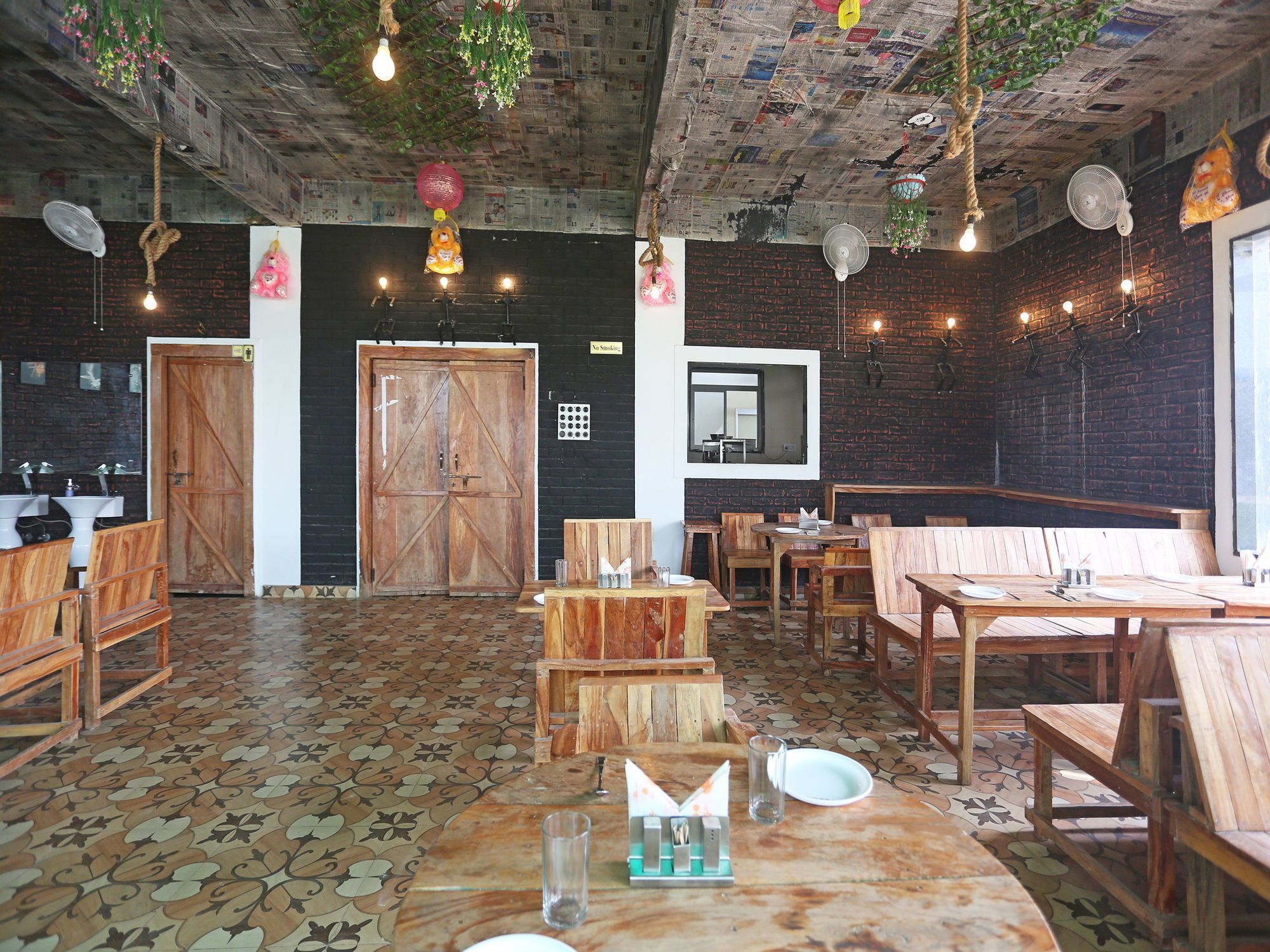 Oyo 10104 Radhika Resort โกตา ภายนอก รูปภาพ